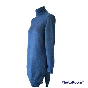 Lonyuash  Blue  speckled Sweater Long Crew neck.